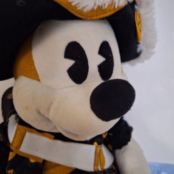 A Limited Edition Mickey Mouse Plush Pirates of The Caribbean Main Attraction - Picture 12 of 13